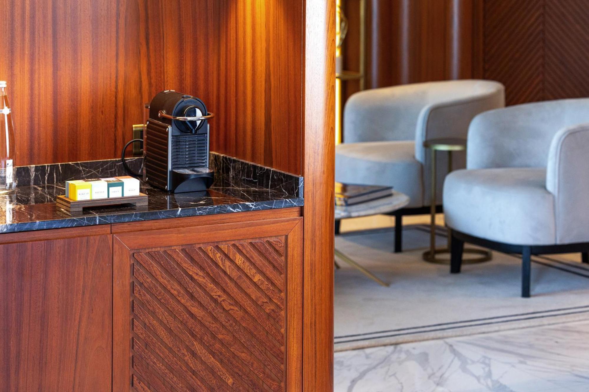The Maestro Hotel Istanbul Bagian luar foto