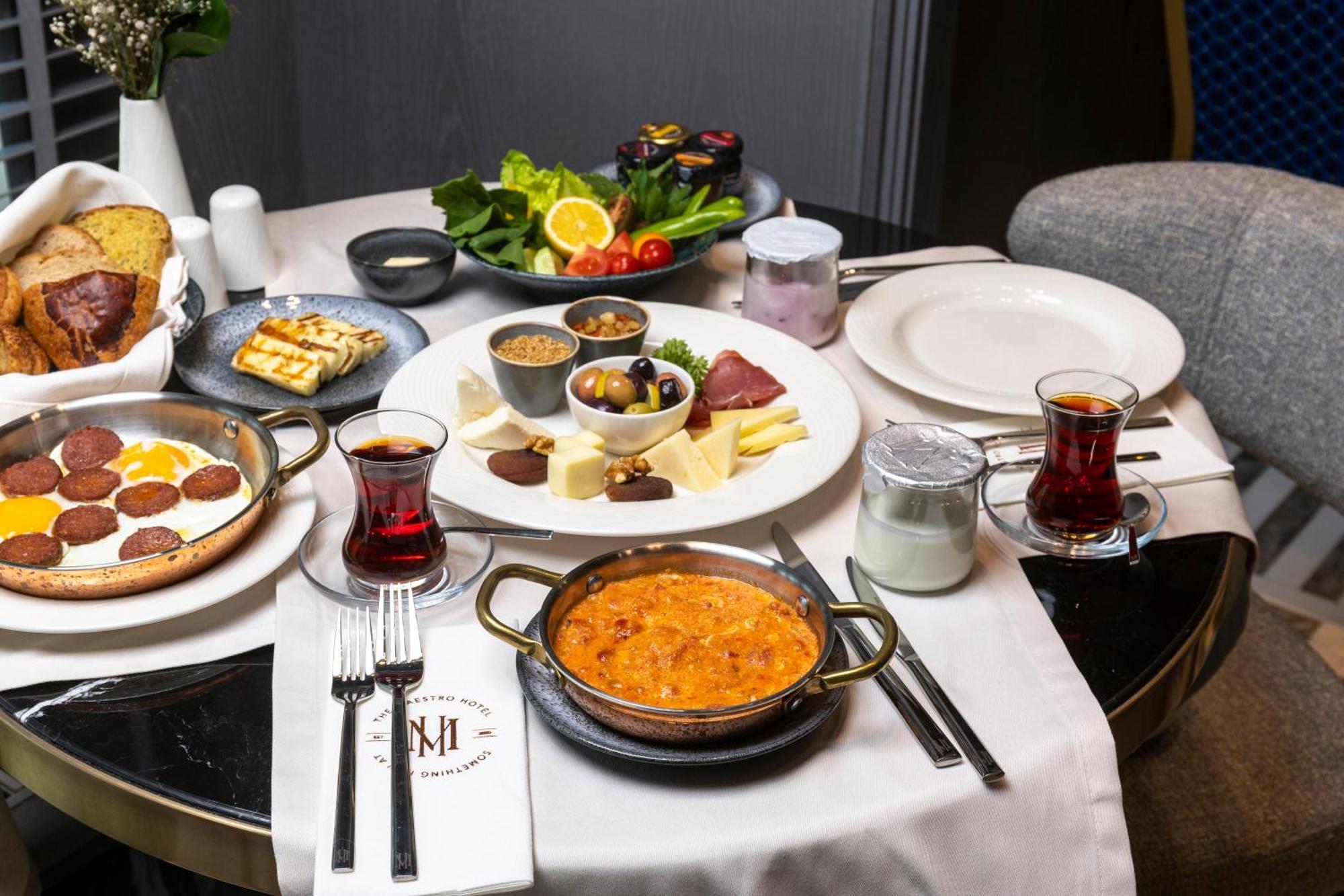 The Maestro Hotel Istanbul Bagian luar foto